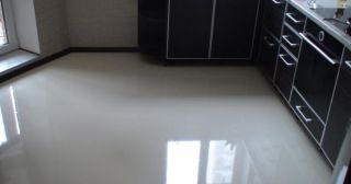 Наливной пол на кухне Топки, цена от 890 руб.